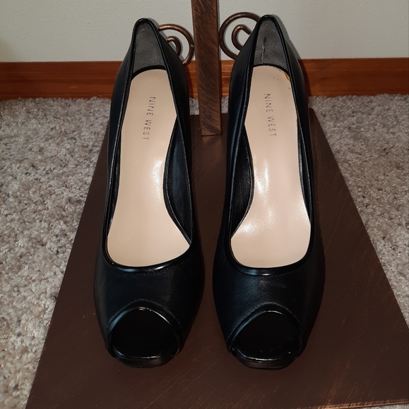 NWOT NINE WEST sz 8.5 black heels - Picture 2 of 14